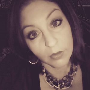 Meet your Posher, Adrienne